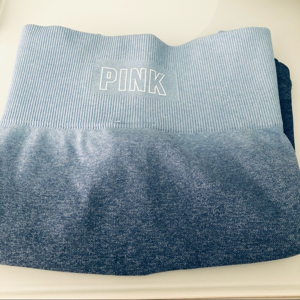 PINK VICTORIA SECRET SEAMLESS WORKOUT SHORTIE - Picture 5 of 6
